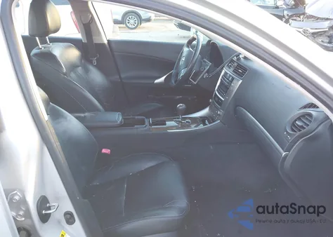 2011 Lexus Is 350 z USA, uszkodzony, nr VIN JTHCE5C25B5000931